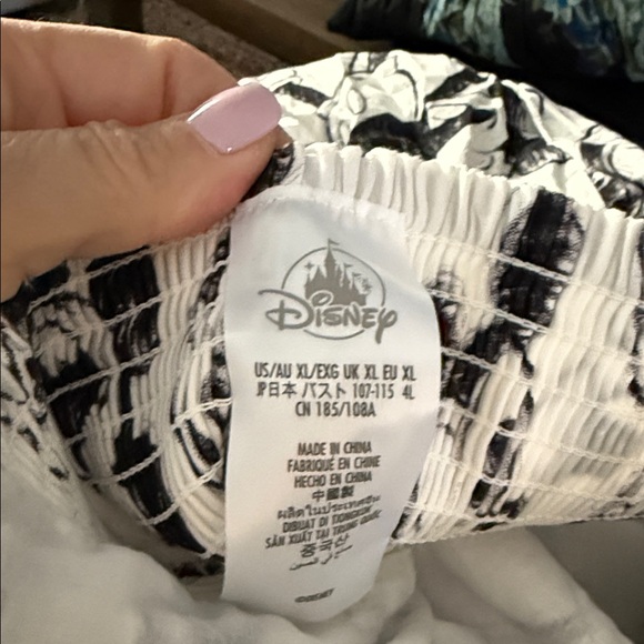 NWT women’s size XL Disney Mickey Mouse sketch dress. - Picture 4 of 4